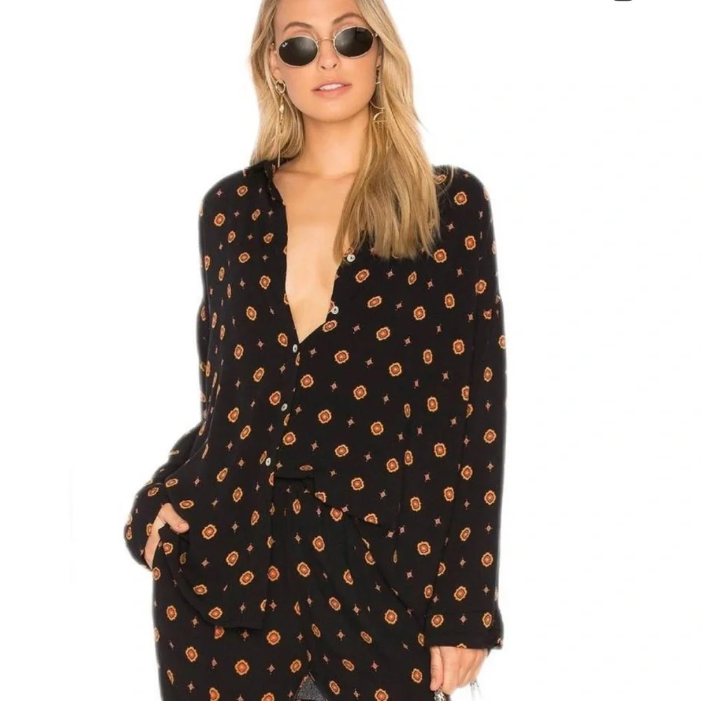 🖤FP Button Down - Picture 1 of 3